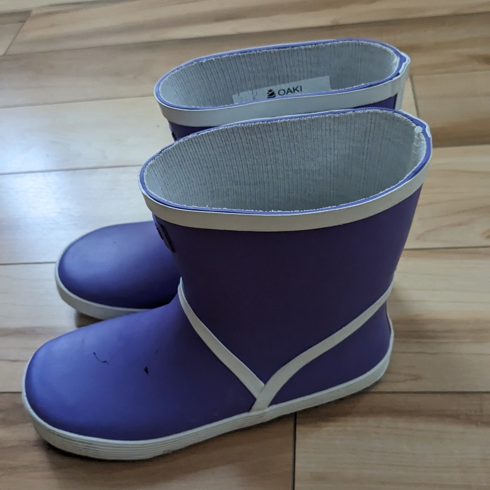 Girl’s Oaki rain boots snow size 3 purple